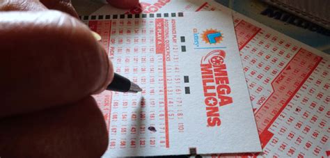 Man wins $4M Mega Millions prize using fortune cookie numbers .